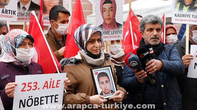 تركيا.. أسرة جديدة تنضم لاعتصام "أمهات ديار بكر"