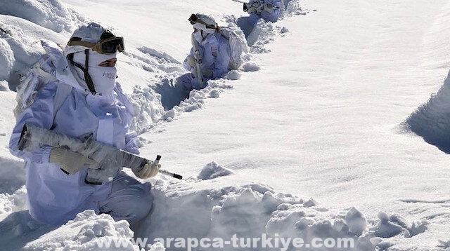 متران من الثلوج.. قوات تركية تقتفي فلول الإرهاب بجبال تونج إيلي