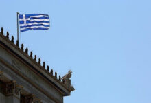 مسؤول يوناني سابق: أثينا تراجعت عن توسيع مياهها الإقليمية في إيجة