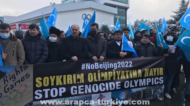 إسطنبول.. وقفة لأتراك الأويغور لمقاطعة أولمبياد بكين