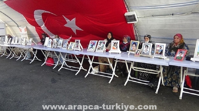 لليوم الـ853.. "أمهات ديار بكر" يواصلن اعتصامهن شرقي تركيا
