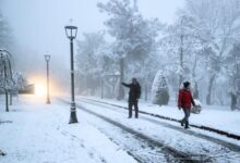 إسطنبول تحظر خروج السيارات الخاصة إلى الشوارع بسبب الثلوج
