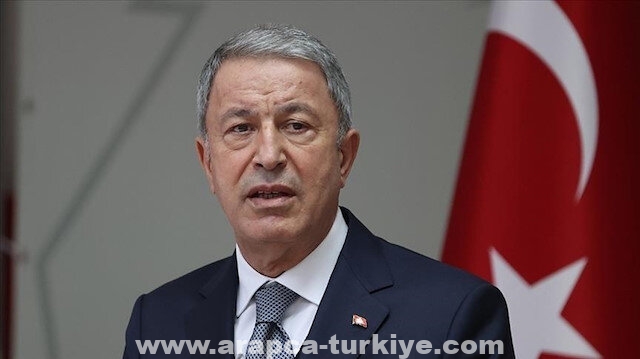 وزير الدفاع التركي يعلن إصابته بكورونا