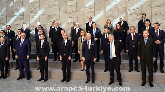 أردوغان يشارك في صورة تذكارية مع زعماء "الناتو"