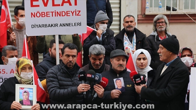 تركيا.. أسرة جديدة تنضم إلى اعتصام "أمهات ديار بكر"