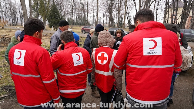 الهلال الأحمر التركي يواصل مساعداته الإنسانية للأوكرانيين