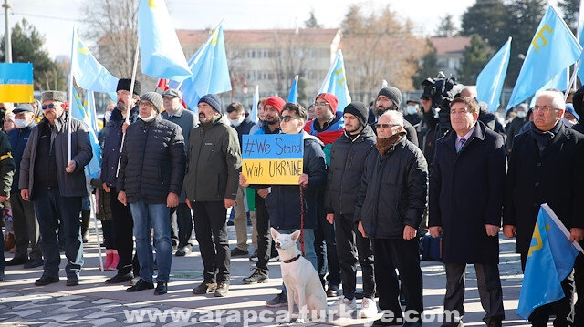 تركيا.. أوكرانيون يتظاهرون ضد التدخل الروسي في بلادهم
