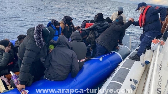 تركيا.. إنقاذ 76 مهاجرًا قبالة سواحل إزمير