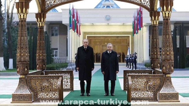 الرئيس الأوزبكي يستقبل أردوغان بمراسم رسمية