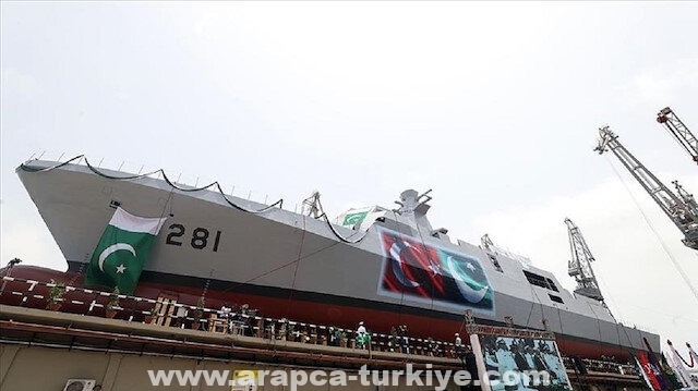 باكستان.. إنزال السفينة "بدر" في البحر بحضور وزير الدفاع التركي