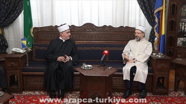 سراييفو.. رئيس الشؤون الدينية التركي يلتقي نظيره البوسني