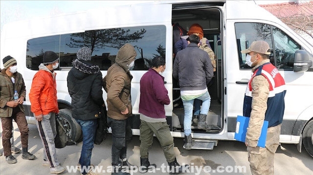 تركيا.. ضبط 126 مهاجرا غير نظامي غربي البلاد