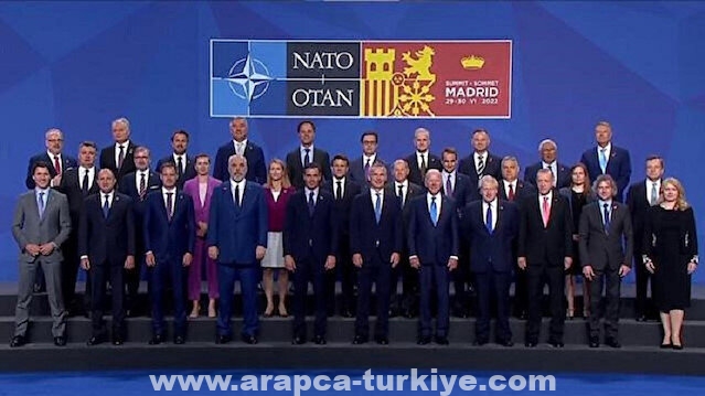 أردوغان يشارك في صورة جماعية لقادة الناتو