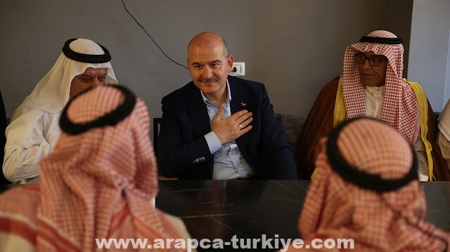 وزير الداخلية التركي يلتقي ممثلي عشائر سورية في تل أبيض