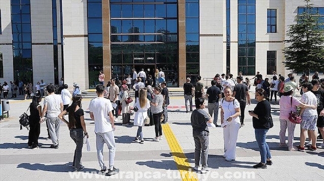 الشرطة التركية تؤمن وصول الطلبة لامتحاناتهم في ولاية وان