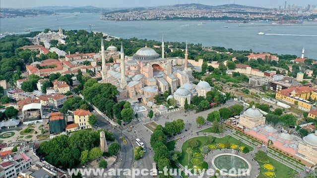 جامع السلطان أحمد.. تحفة عثمانية تزين إسطنبول منذ 405 أعوام