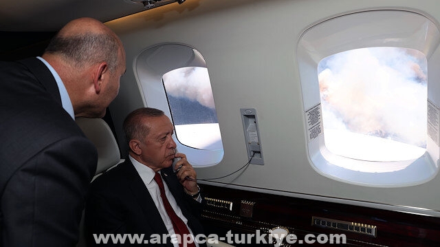 أردوغان يتفقد جوا حرائق الغابات في مرمريس