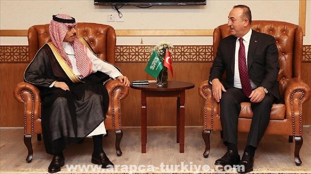 وزيرا الخارجية التركي والسعودي يبحثان العلاقات الثنائية