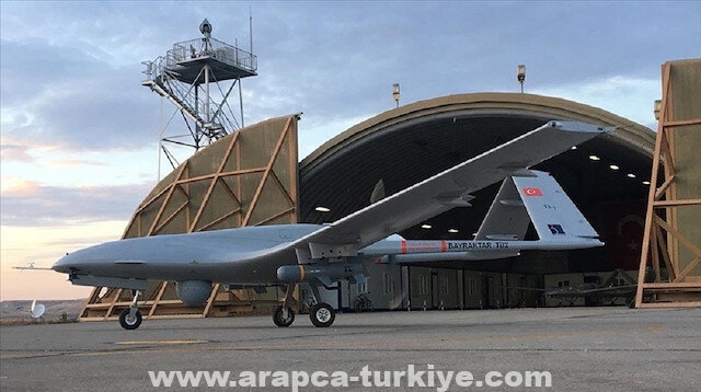 "الدفاع" التركية تعزز قواتها الجوية بـ3 مسيرات "بيرقدار"