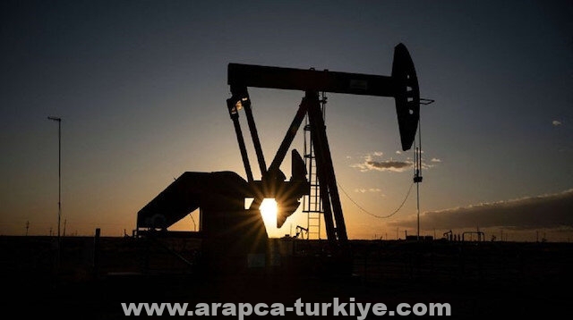 أسعار النفط تقفز 3 بالمئة وسط مخاوف تصعيد الحرب في أوكرانيا
