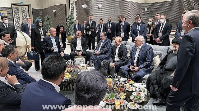 أوزبكستان.. أردوغان يتبادل الحديث مع رؤساء مشاركين بقمة "شنغهاي"