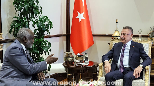 نائب أردوغان يلتقي وزير المالية السوداني