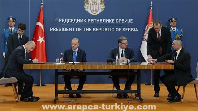 تركيا وصربيا توقعان مذكرة تفاهم في الإعلام والاتصال
