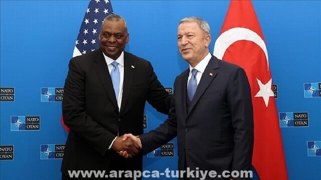 وزيرا الدفاع التركي والأمريكي يبحثان ملفات دفاعية وأمنية