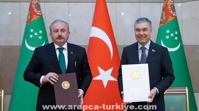 تركمانستان تمنح رئيس البرلمان التركي وسام الدولة