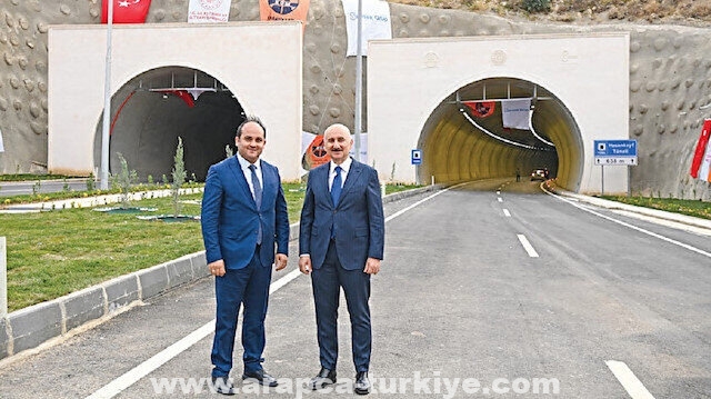 وزير تركي يكشف لـ"يني شفق": مشاريعنا الضخمة باتت مثالا يحتذى به في العالم