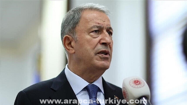 وزير دفاع تركيا يؤكد أهمية الوقف "الفوري" لإطلاق النار بأوكرانيا