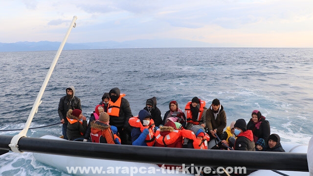 إنقاذ 28 مهاجرا غربي تركيا