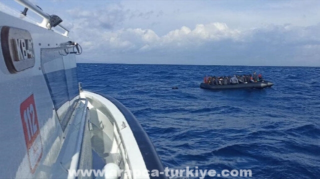 إنقاذ 40 مهاجرا دفعتهم اليونان نحو السواحل التركية