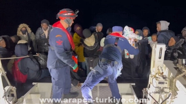 إنقاذ 59 مهاجرا غربي تركيا