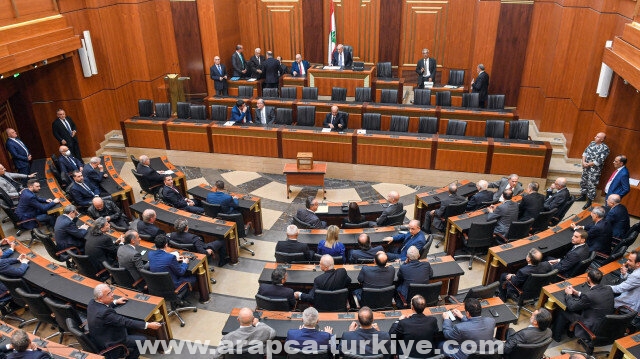 البرلمان اللبناني يقر تأجيل الانتخابات البلدية لسنة إضافية