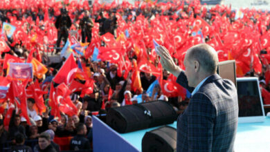 تجمع جماهيري حاشد خلال كلمة الرئيس أردوغان بمدينة إزمير