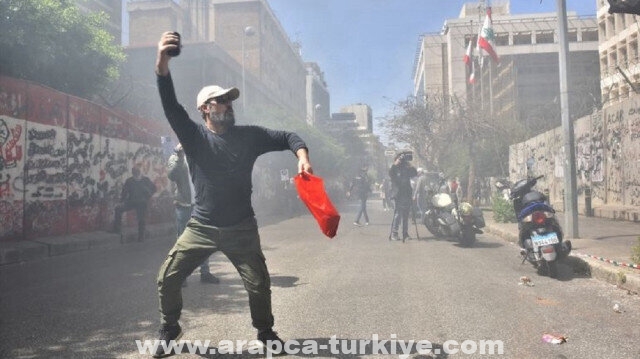 بيروت.. محتجون يحطمون ويحرقون واجهات 3 مصارف