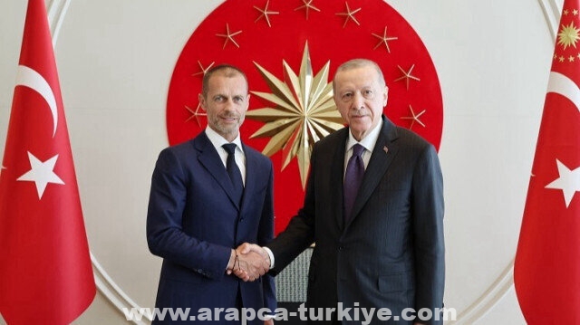 أردوغان يلتقي رئيس الاتحاد الأوروبي لكرة القدم بإسطنبول
