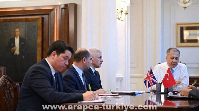وزير الداخلية التركي يبحث مع نظيرته البريطانية الهجرة والأمن