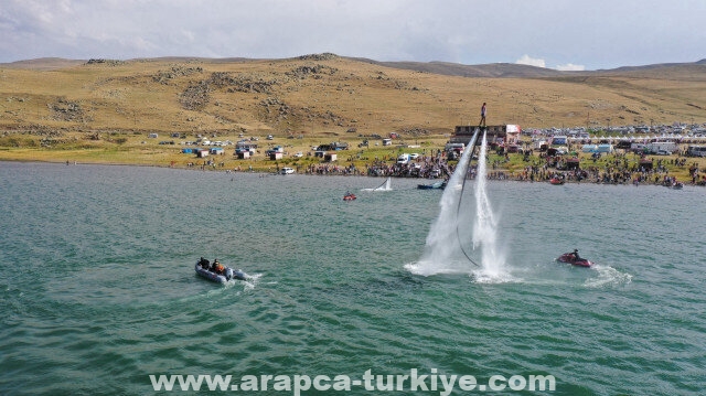 انطلاق مهرجان بحيرة السمك شرقي تركيا
