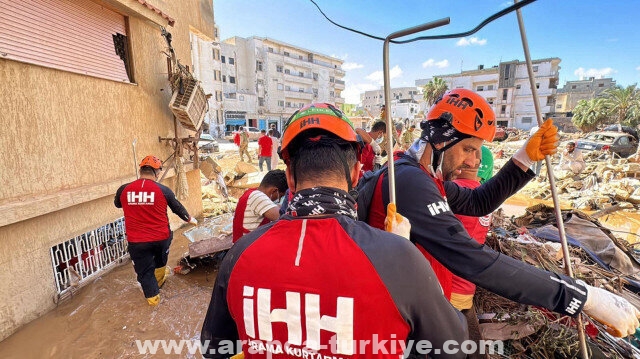 "İHH" التركية ترسل طاقم إنقاذ ومواد إغاثية إلى ليبيا