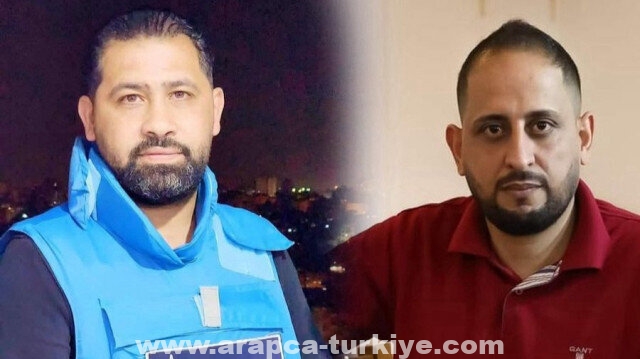 غزة.. صحفيون يؤدون صلاة الجنازة على زميلين استشهدا بقصف الاحتلال