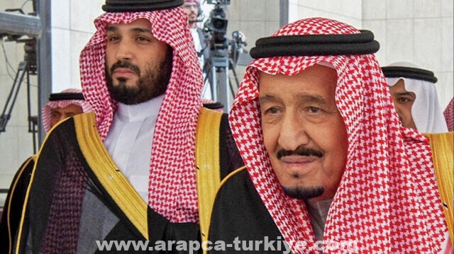 العاهل السعودي وولي العهد يدينان الهجوم الإرهابي في أنقرة