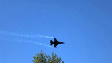 طائرات حربية تستهدف مجموعات مسلحة شرقي سوريا