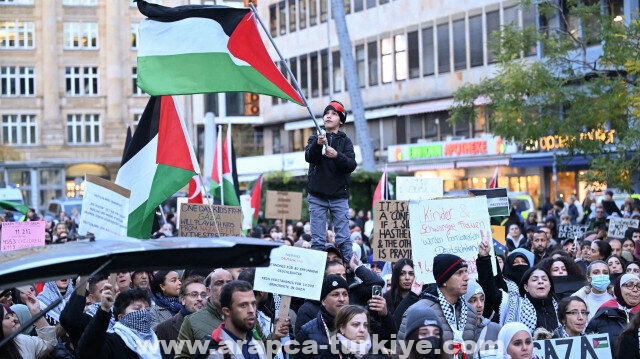برلين.. مسيرة حاشدة ضد هجمات الاحتلال الإسرائيلي على غزة
