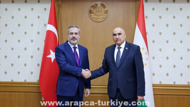 وزير الخارجية التركي يلتقي نظيره الطاجيكي