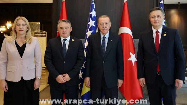 أردوغان يلتقي أعضاء "الرئاسي البوسني" في أنطاليا