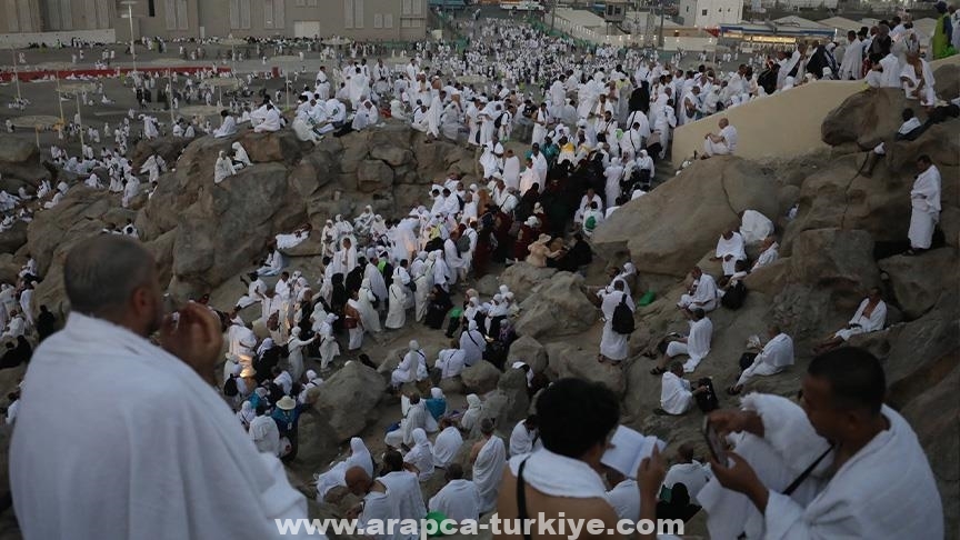 ثالث محطات مناسك الحج.. الحجاج ينفرون إلى مزدلفة بعد الوقوف بعرفات